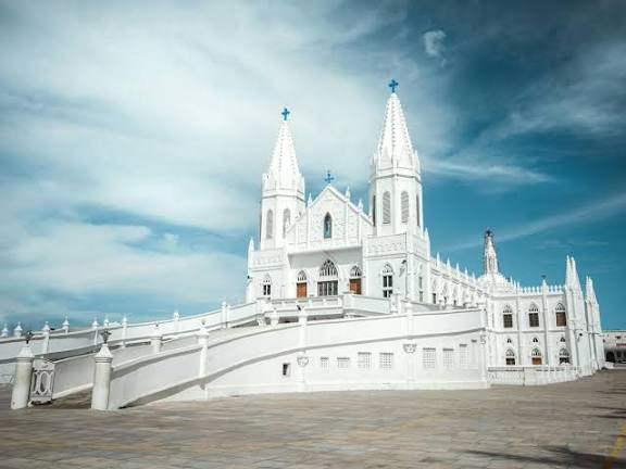 Pondicherry to Velankanni Cabs